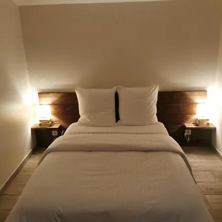 Independant A 2 Minutes Du Golf Du Luberon