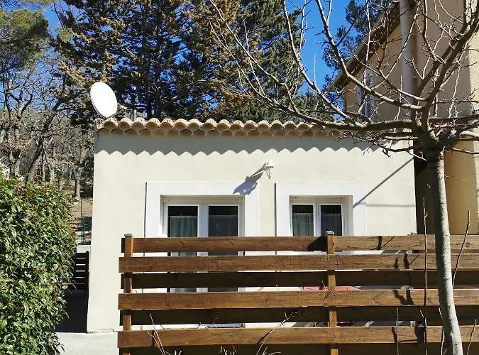 아파트 Independant A 2 Minutes Du Golf Du Luberon Pierrevert