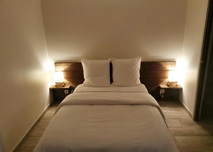 Independant A 2 Minutes Du Golf Du Luberon