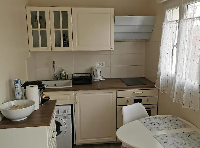 아파트 Independant A 2 Minutes Du Golf Du Luberon