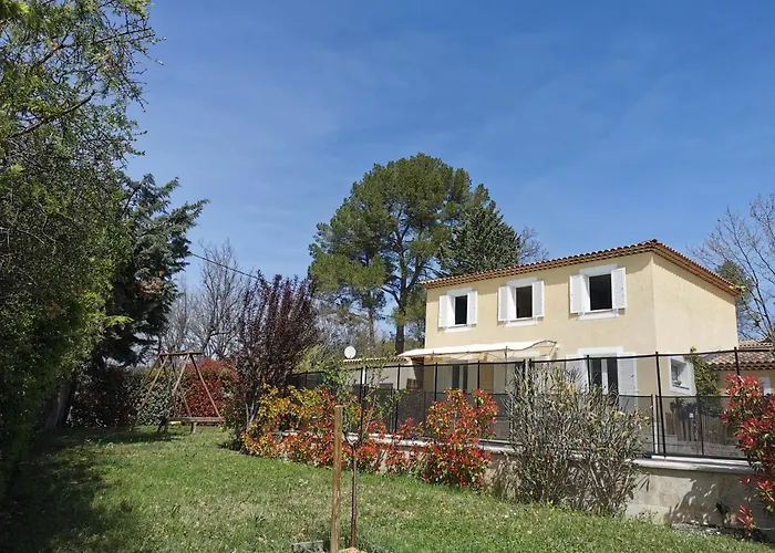 Independant A 2 Minutes Du Golf Du Luberon 아파트 *